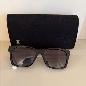 CHANEL Elegant Black Sunglasses white braided sides with Quilted Case